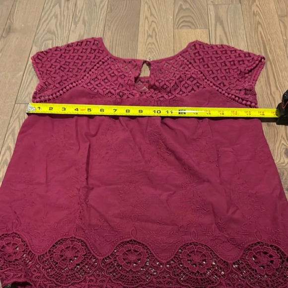 Embroidered and Lace Embellished Flutter Sleeve Top. Size Medium in Burgundy. - Picture 5 of 5